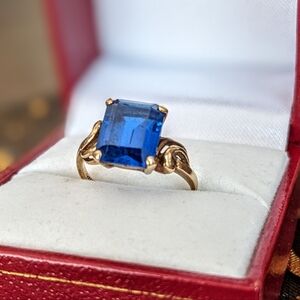 10K Italian Blue Topaz Ring. Size 6